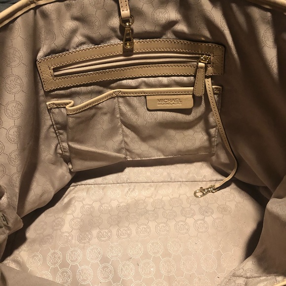 XL Studded MK carryall tote - Picture 6 of 6